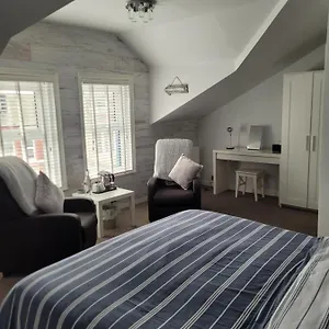 Guest house By The Seaside